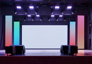 led-ekran-dlya-sceny-kak-ne-potratit-byudzhet-vpustuyu-i-poluchit-vau-effekt