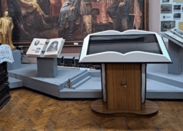 postavka-interaktivnogo-stola-v-istoriko-kraevedcheskiy-muzey-goroda-kotov postavka-interaktivnogo-stola-v-istoriko-kraevedcheskiy-muzey-goroda-kotov