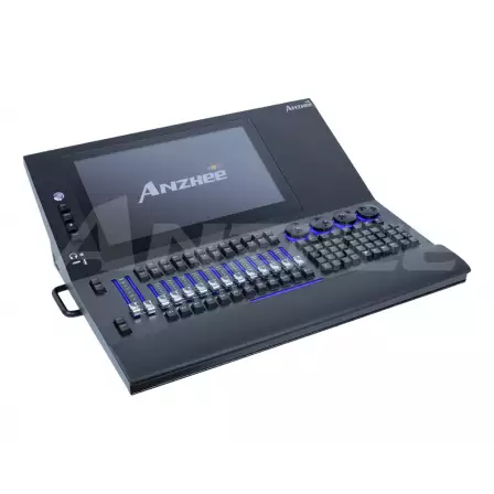 konsol-dlya-upravleniya-svetovym-oborudovaniem-anzhee-eventure-master-with-flight-case