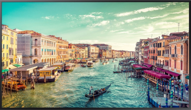 informacionnyy-displey-samsung-85-qm85r