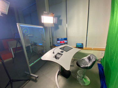 obrazovatelnaya-videostudiya-antouch-quicktolive-dlya-zapisi-i-onlayn-translyacii-obrazovatelnogo-kontenta