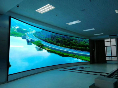 gibkiy-svetodiodnyy-ekran-p6-67-3840-interernyy